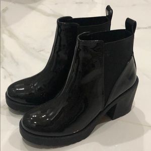 H&M Black Shiny Leather Heeled Chelsea Boots Size6